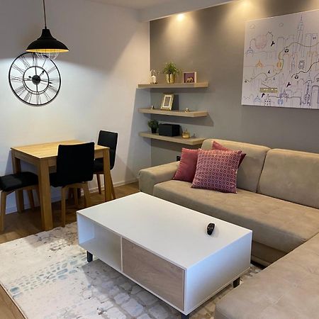 Apartment Zara Сараево Стая снимка